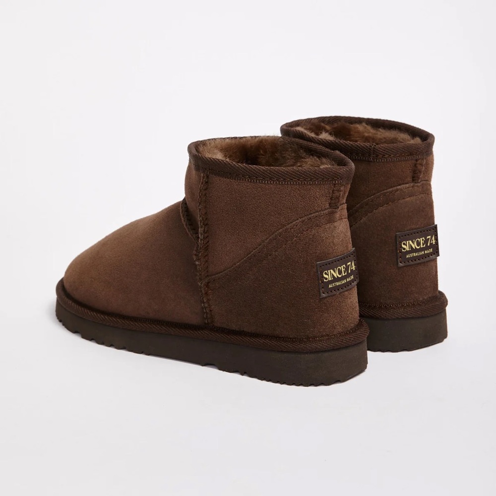 Since 1974 boots Australian UGG. Classic Ultra Mini.